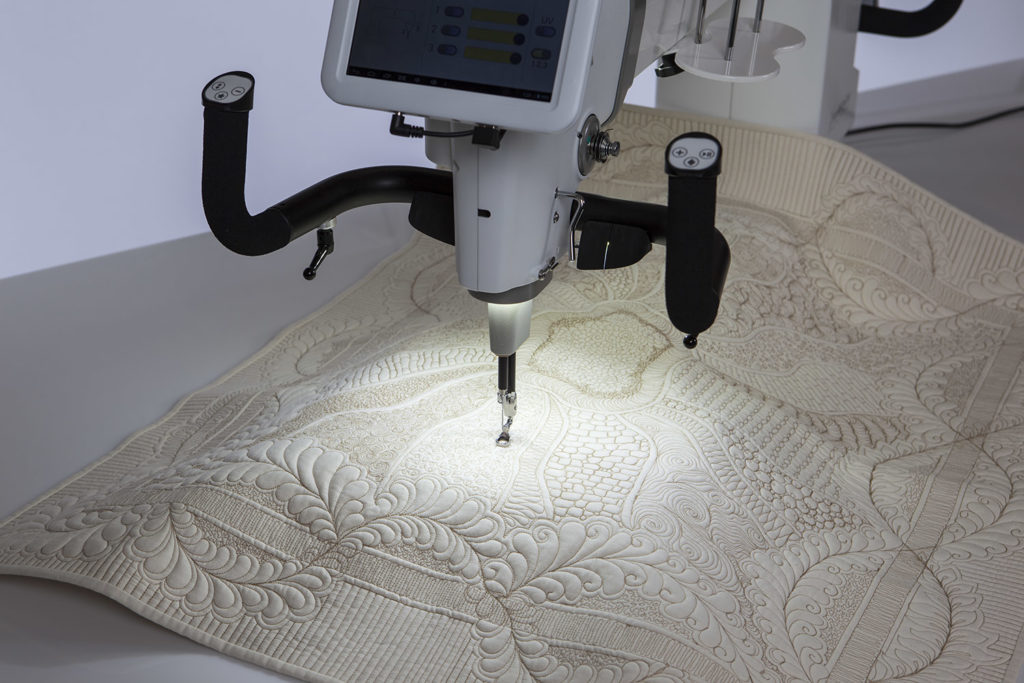 handi-quilter-infinity-26-longarm-machine-moore-s-sewing