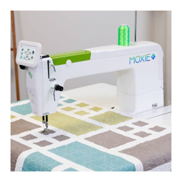 Handi Quilter Moxie ST with quilt